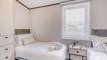 2 bedrooms
