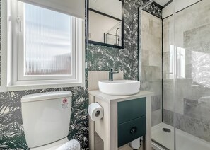 Bathroom - 1 bedroom accommodation in Skirlaugh, Nr Hull (Skirlaugh, Nr Hull)