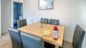Dining - Superior Lodge Plus 2 (Milford-on-Sea, Nr Lymington)