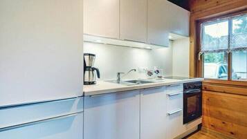 Kühlschrank, Ofen, Herdplatte, Geschirrspüler