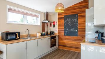 Fridge, oven, stovetop, toaster