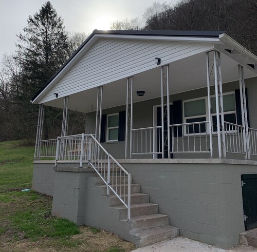 Solindas Rest. Located on the beautiful New River. 