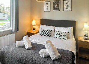 3 bedrooms, free WiFi - Spa Pacific (EV charger) (Raywell, Beverley)