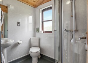 Bathroom - 2 bedroom accommodation in Raywell, Beverley (Raywell, Beverley)