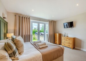 4 bedrooms, free WiFi - Stylish and contemporary two storey cottage. (Glastonbury)