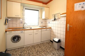 Kühlschrank, Mikrowelle, Geschirrspüler