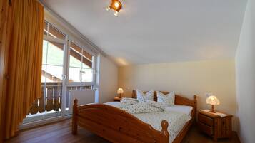 2 Schlafzimmer, Reisekinderbett, kostenloses WLAN