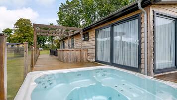 Bain à remous extérieur