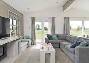 Living area - Elite Plus Spa Lodge 3 (Bury St Edmunds)