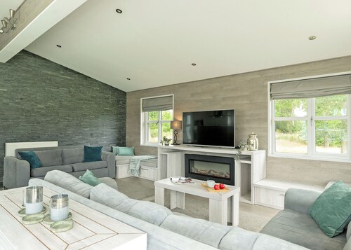 Elite Plus Spa Lodge 3