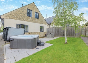 Terrace/patio - The ultimate spacious and modern two storey cottage. (Glastonbury)