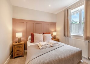 Unclassified image, 5 of 17, button - The ultimate spacious and modern two storey cottage. (Glastonbury)