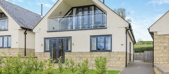 The ultimate spacious and modern two storey cottage.