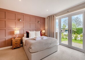 Unclassified image, 3 of 17, button - The ultimate spacious and modern two storey cottage. (Glastonbury)