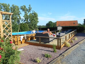 Baignoire à remous extérieure