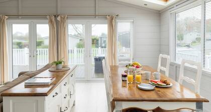 2 bedroom accommodation in Honiton