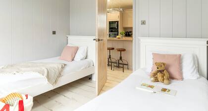 2 bedroom accommodation in Honiton
