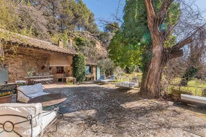 Terrace/patio - Magnificent Mas Provençal in the southern Luberon (Lauris)