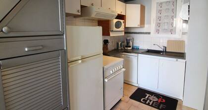Charming House in Saint-Pierre-d'Oléron, 4 Guests, Near Beach, Garden, Parking Included