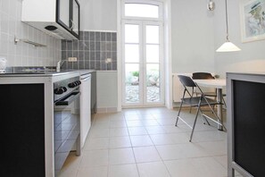 Fridge, oven, stovetop, coffee/tea maker - Wohnung in Zahrensdorf bei drei Seen (Zahrensdorf)
