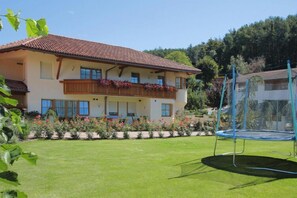 Children’s area - Apartment in Brixen with Pool & Dolomites Views (Natz - Schabs)