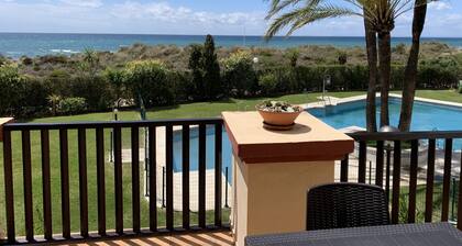 Apartment 815 first line of the beach with sea views