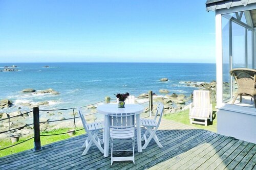 Fischerhaus in der Bretagne am Meer