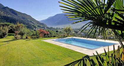 Wohnung in Goldrain mit Pool und Bergblick