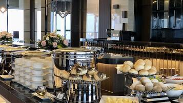 Café da manhã com buffet todos os dias (VND 450000 por pessoa)