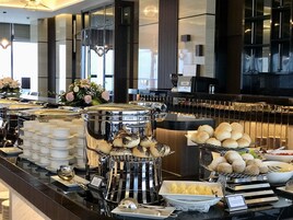 Daily buffet breakfast for a fee