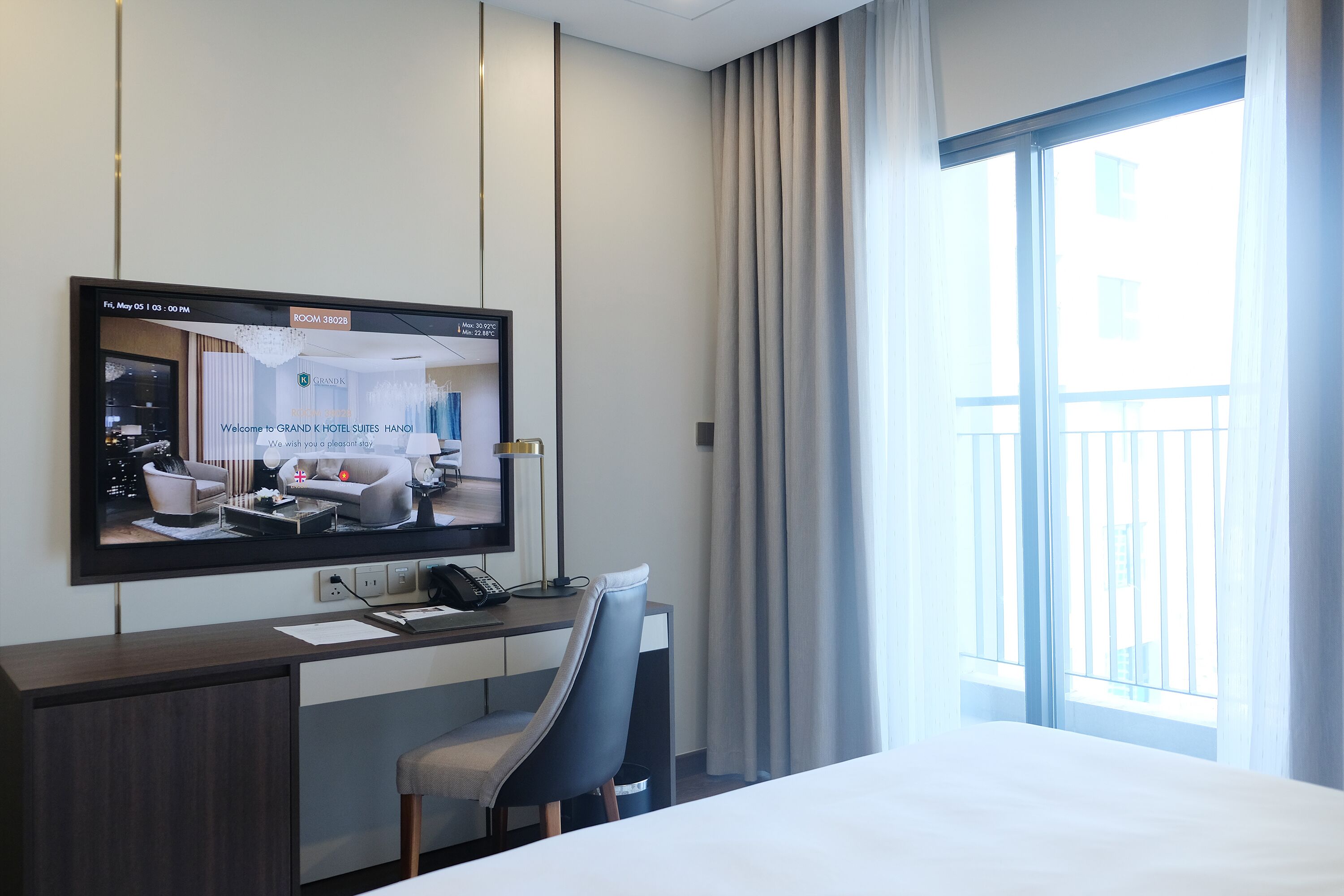 Deluxe | Premium bedding, in-room safe, desk, iron/ironing board (on request)