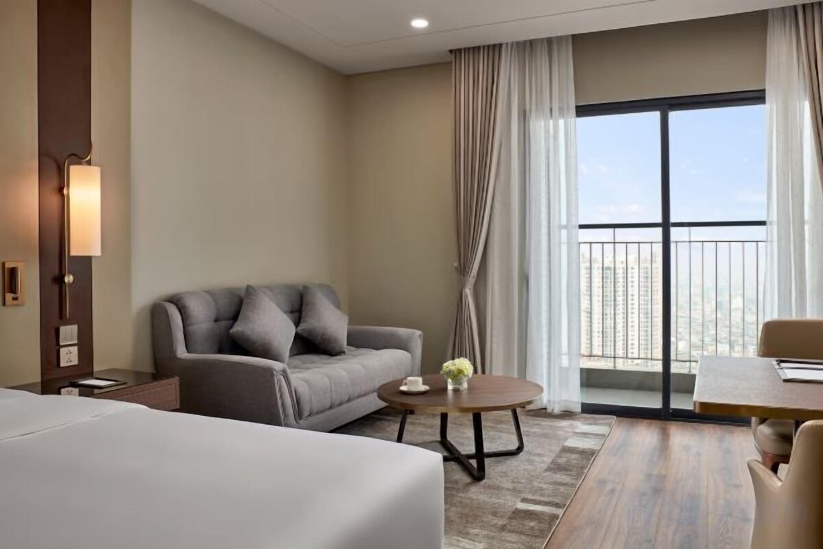 Roupas de cama premium, cofres nos quartos, escrivaninha