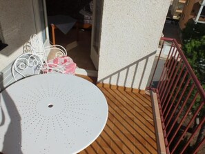Property grounds - Bright apartment with sea view, balcony, parking, AC and equipped kitchen in Roses (Roses)