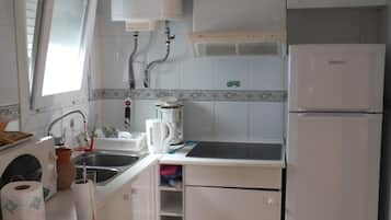 Frigorifero, microonde, macchina per tè/caffè