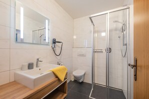 Een douche, een haardroger