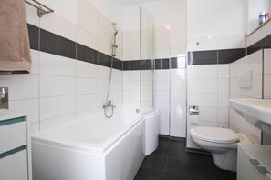 Bathtub - Reihenhaus in Malchow (Malchow)