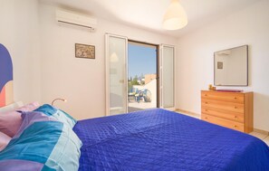 3 bedrooms, free WiFi, bed sheets - Lovely home in Piane Vecchie,Lascari (Piane Vecchie,Lascari)