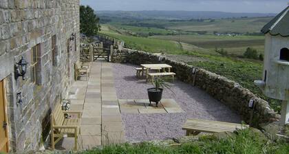 Historic Barn With Breathtaking Views Over Derbys/Staffs Border. Pet friendly.