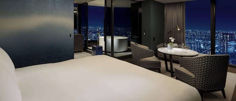 Junior Corner Suite King