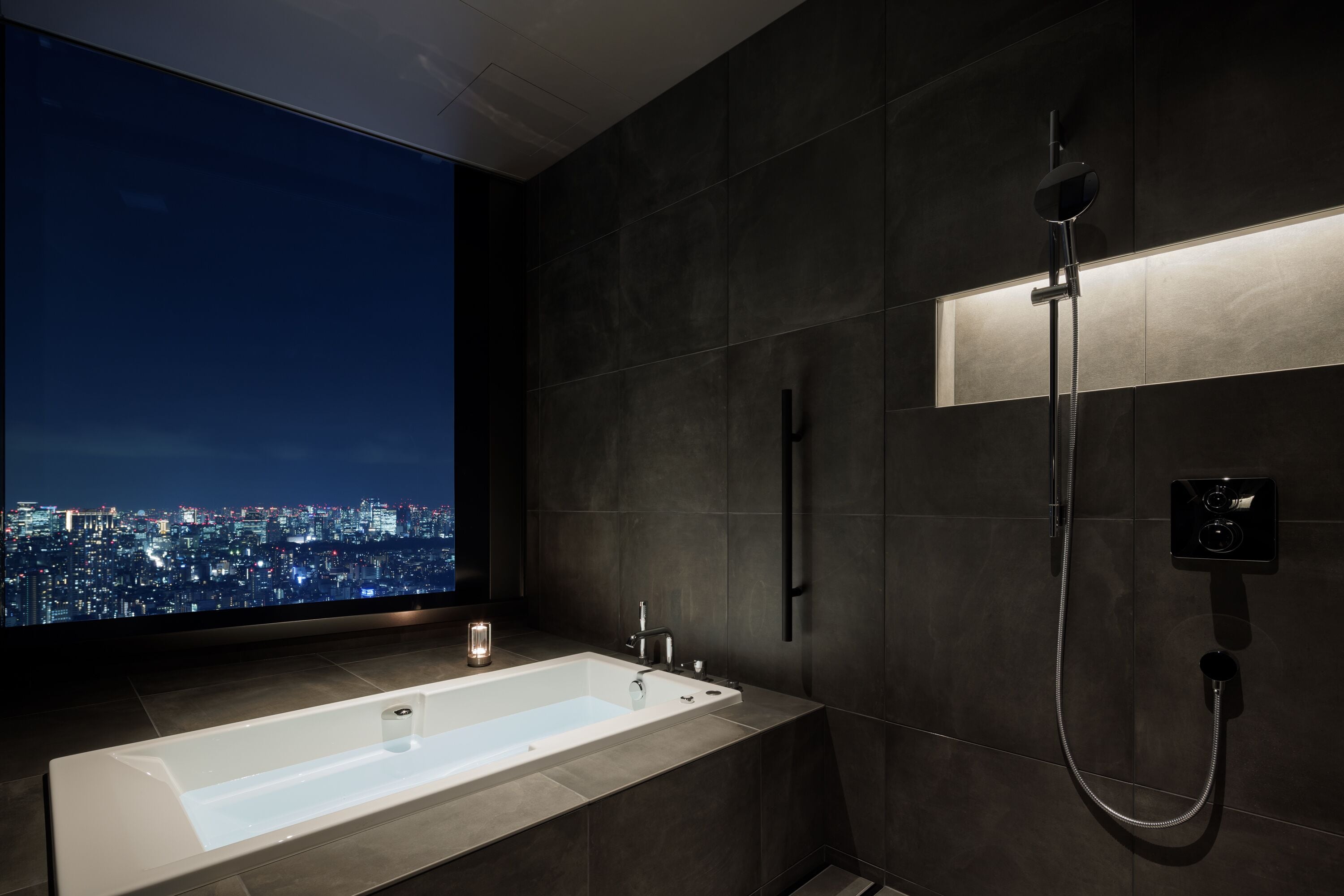 Presidential Penthouse (Tori) | Bathroom | Free toiletries, hair dryer, bathrobes, slippers