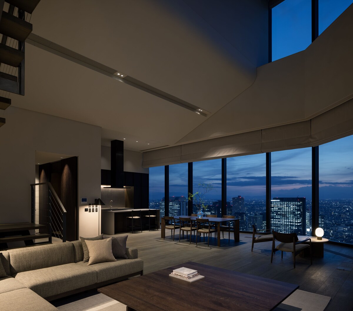 Luxury Tokyo hotel room with city views