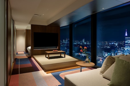 Premier Suite, 2 Twin Beds, Non Smoking | Hypo-allergenic bedding, in-room safe, free WiFi, bed sheets. HOTEL GROOVE SHINJUKU, A PARKROYAL Hotel