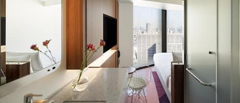 1 bedroom, hypo-allergenic bedding, in-room safe, free WiFi