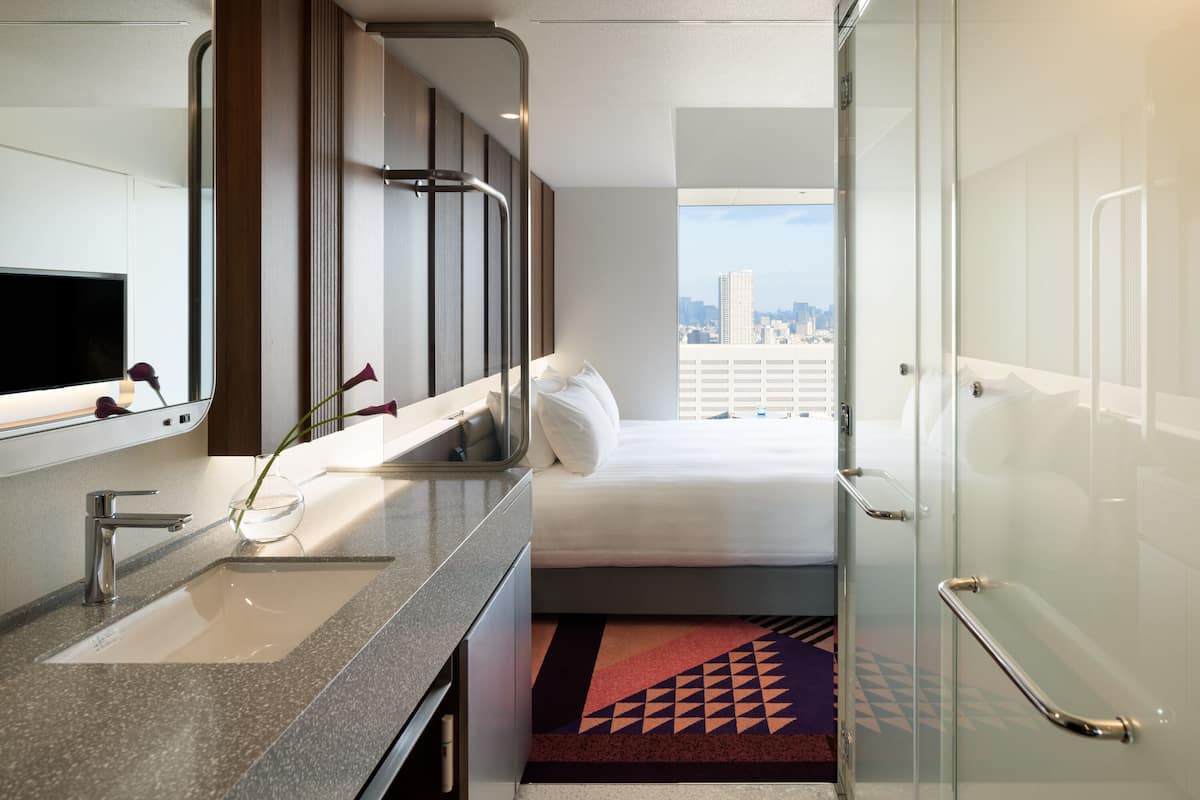 1 bedroom, hypo-allergenic bedding, in-room safe, free WiFi