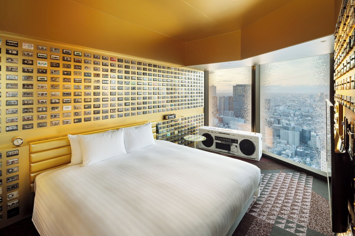 Yoshiaki Kaihatsu artist room / Cassette tape | Hypo-allergenic bedding available, in-room safe, WiFi (free), bed sheets
