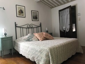 3 quartos, ferros/tábuas de passar roupa, berço de viagem, Wi-Fi