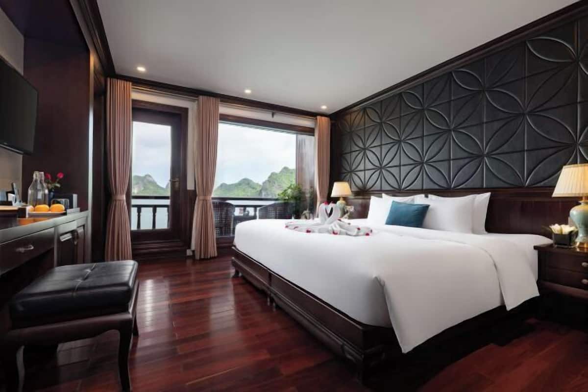 1 bedroom, in-room safe, desk, free WiFi