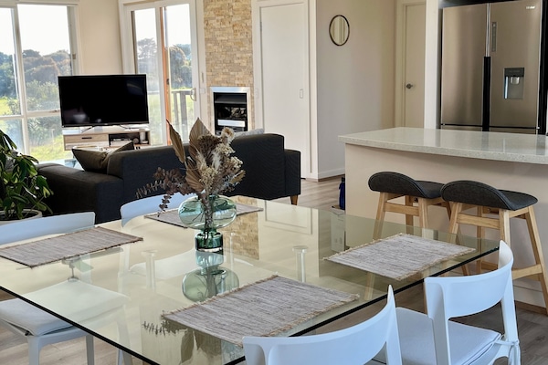 Kitchen/Dining/Lounge (upstairs)