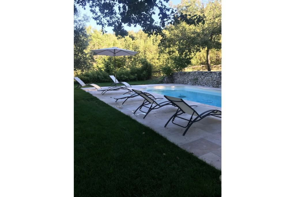 Piscina all'aperto, una piscina riscaldata