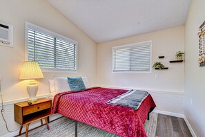1 habitación, escritorio, tabla de planchar con plancha y wifi gratis 